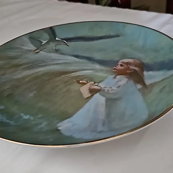 Thornton Ulz "A Friend In The Sky" Precious Moments Collection Plate - Picture 11 of 12